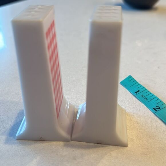 Salt Pepper shakers mid century vintage excellent condition, you’ll want to use. - Picture 6 of 6